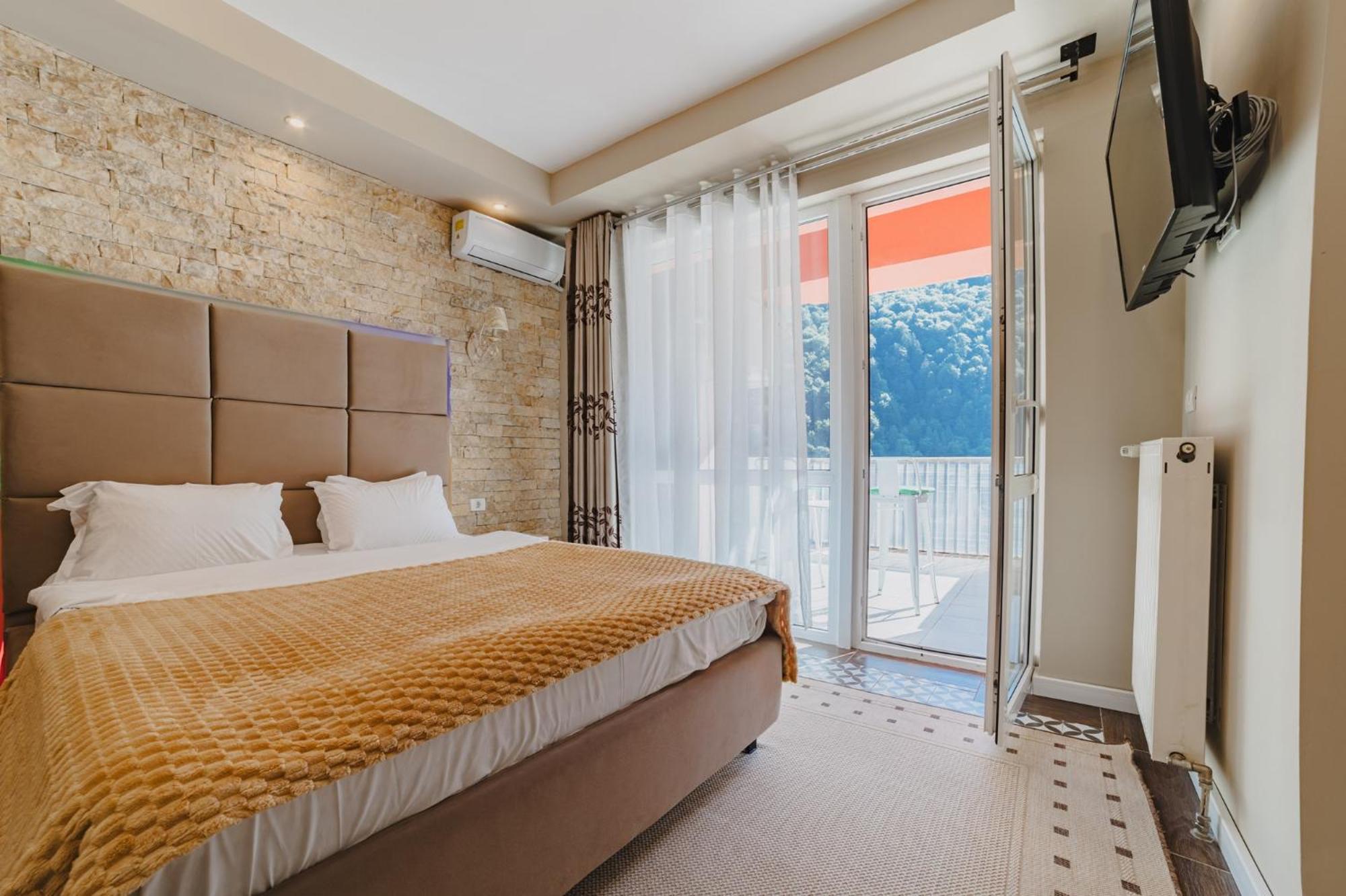 Romantic Jacuzzi Belleview Studio Sinaia Ngoại thất bức ảnh