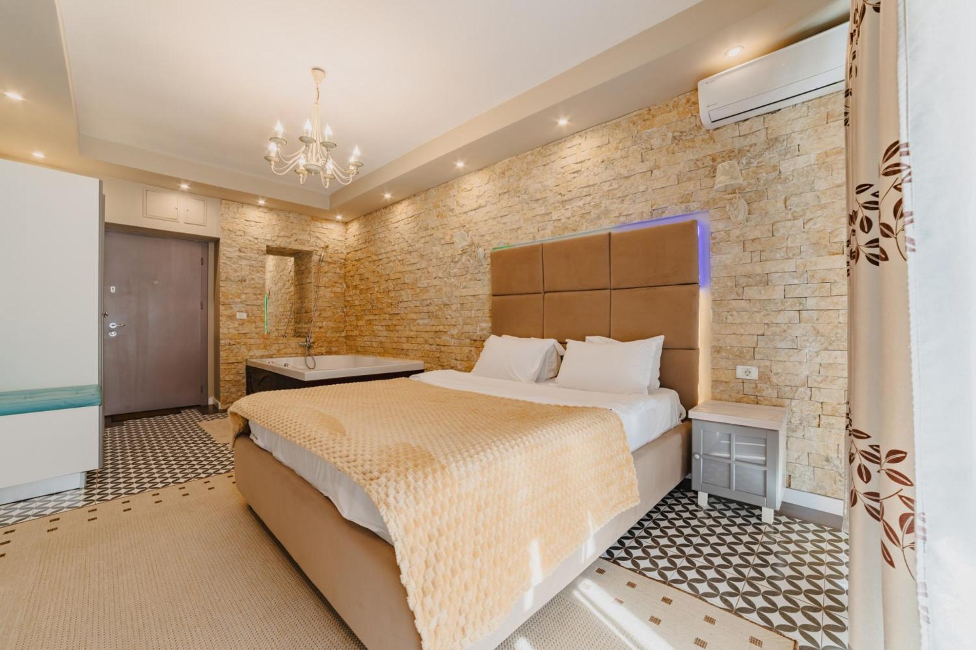 Romantic Jacuzzi Belleview Studio Sinaia Ngoại thất bức ảnh